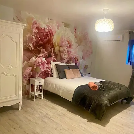 Domaine D'ella Jourre Apartment